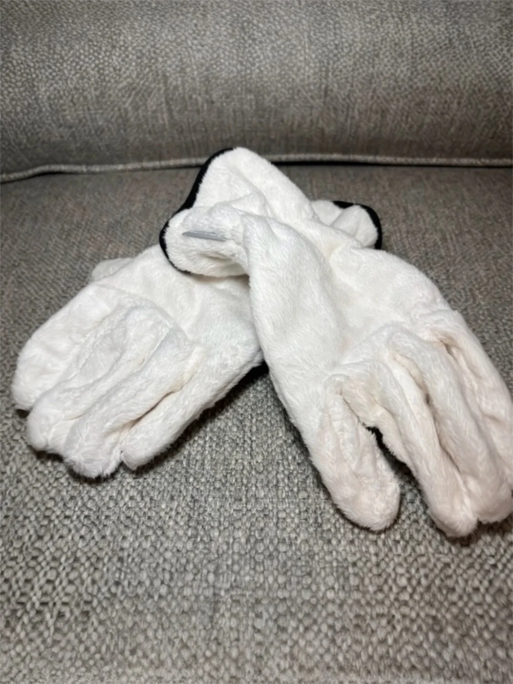 Columbia Women’s Fleece Gloves White Black Trim Soft Cozy Winter Size Small